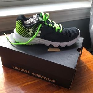 NWT (and box) boys Under armor sneakers